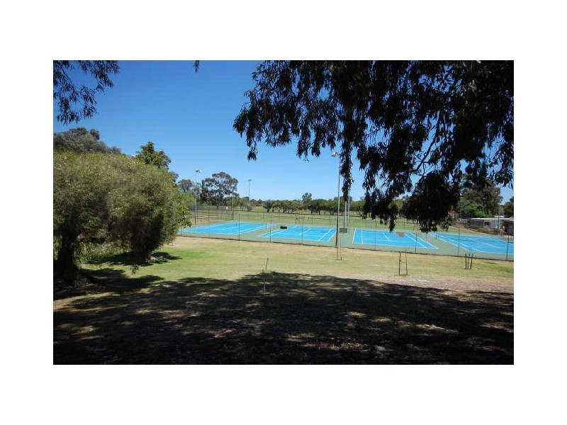 78 Hill View Terrace, St James WA 6102