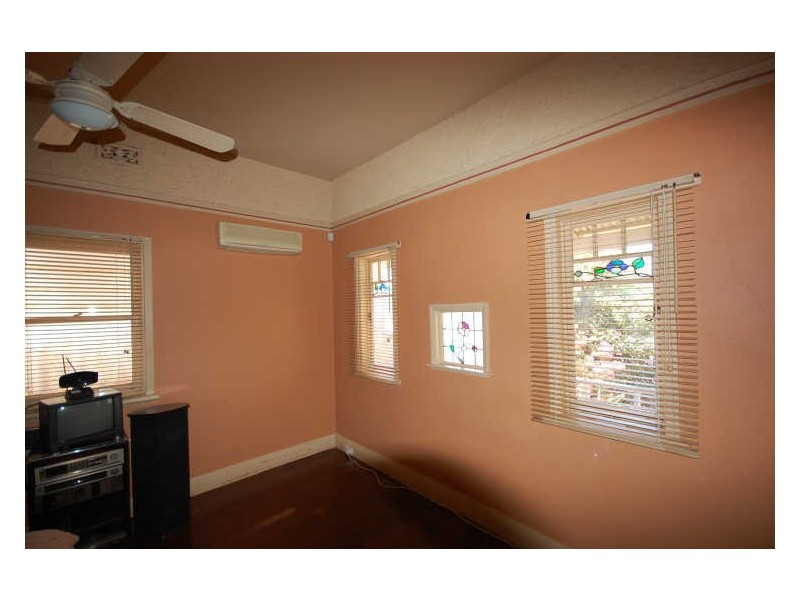 89 Kitchener Avenue, Victoria Park WA 6100