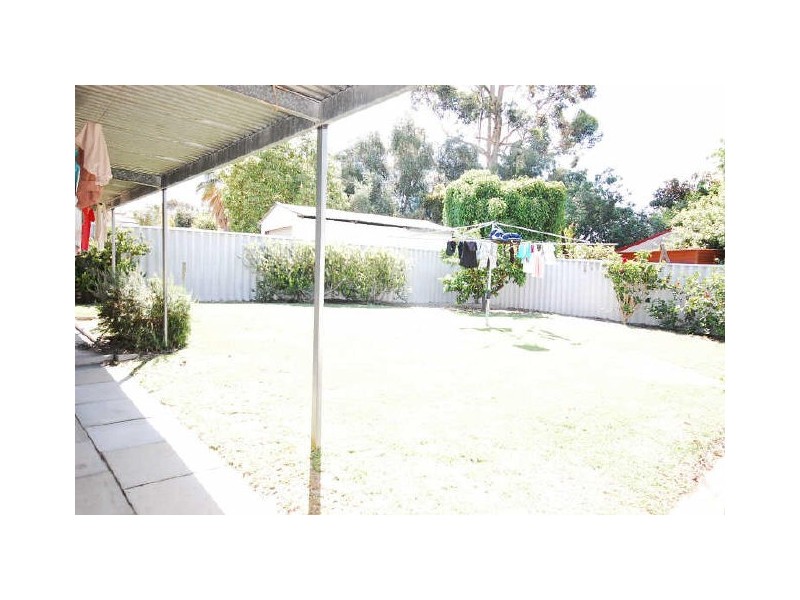 7 Reen Street, St James WA 6102