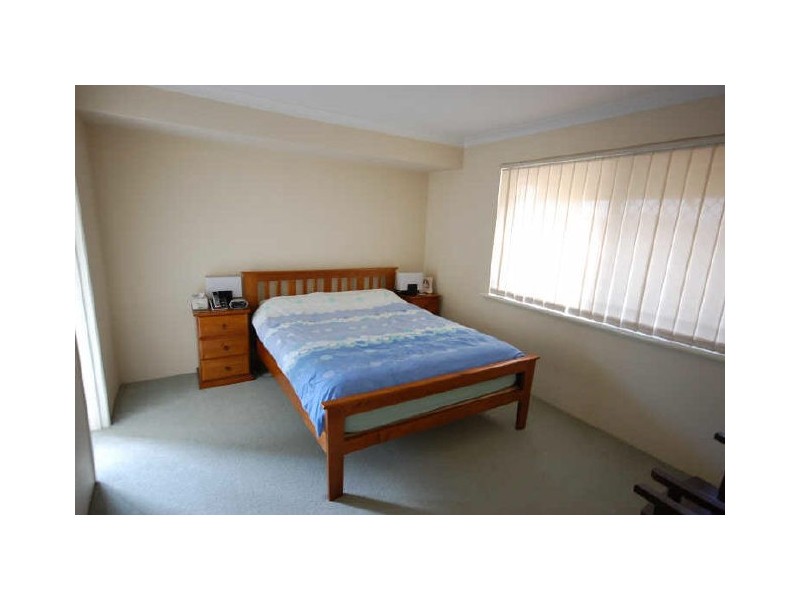 2/32 Hill View Terrace, St James WA 6102