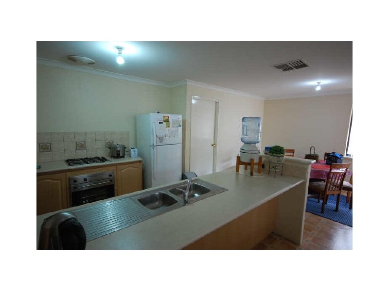 2/32 Hill View Terrace, St James WA 6102