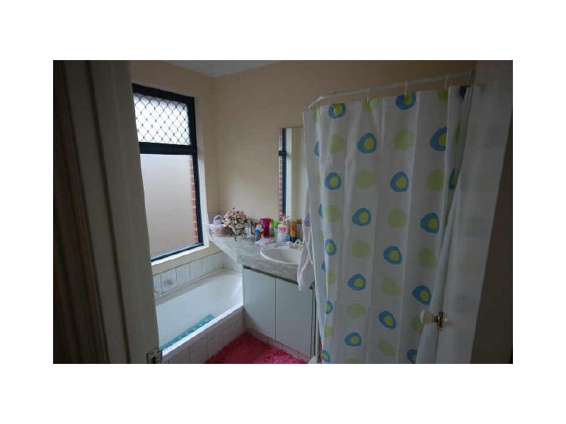 2/32 Hill View Terrace, St James WA 6102