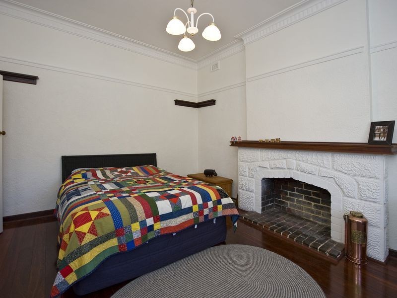 2 Sunbury Road, Victoria Park WA 6100