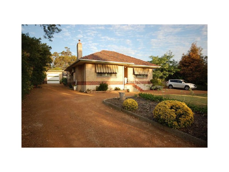 141 Canning Road, Kalamunda WA 6076