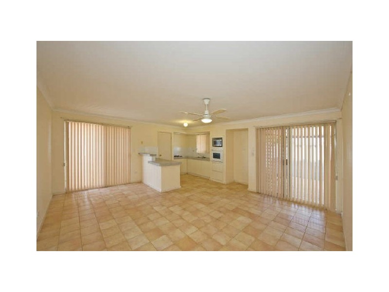 2/1 Bucat Street, Hamilton Hill WA 6163