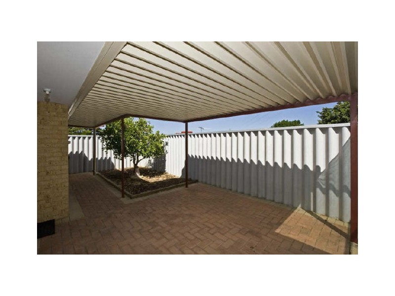 2/1 Bucat Street, Hamilton Hill WA 6163