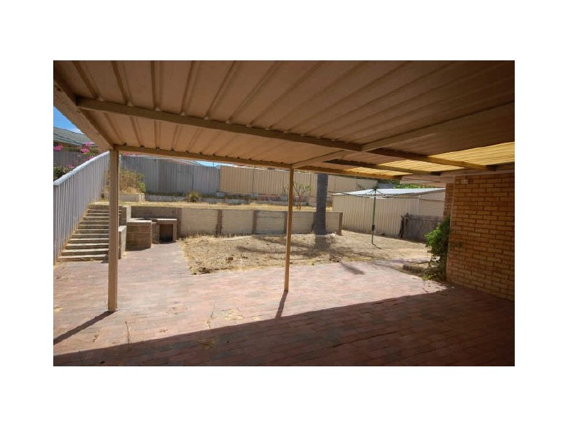 135 Elderberry Drive, South Lake WA 6164