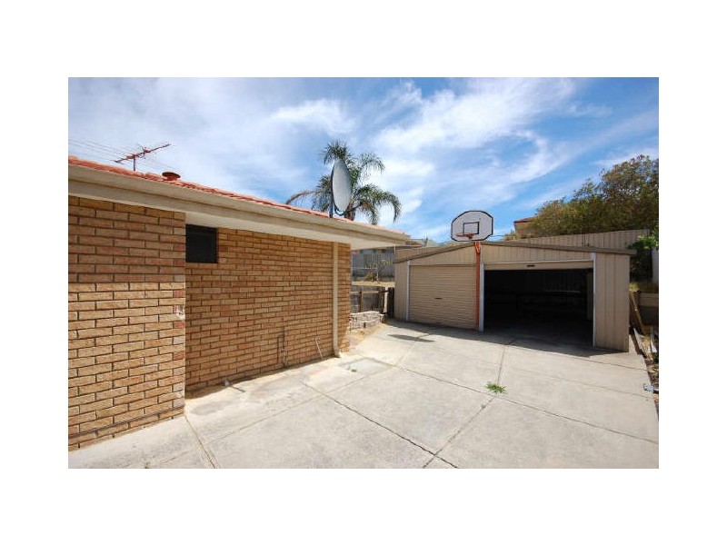 135 Elderberry Drive, South Lake WA 6164