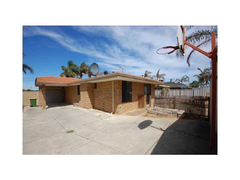 135 Elderberry Drive, South Lake WA 6164