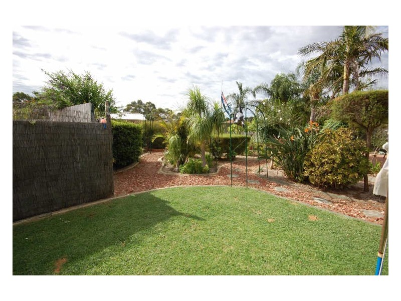 67 Gribble Avenue, Armadale WA 6112