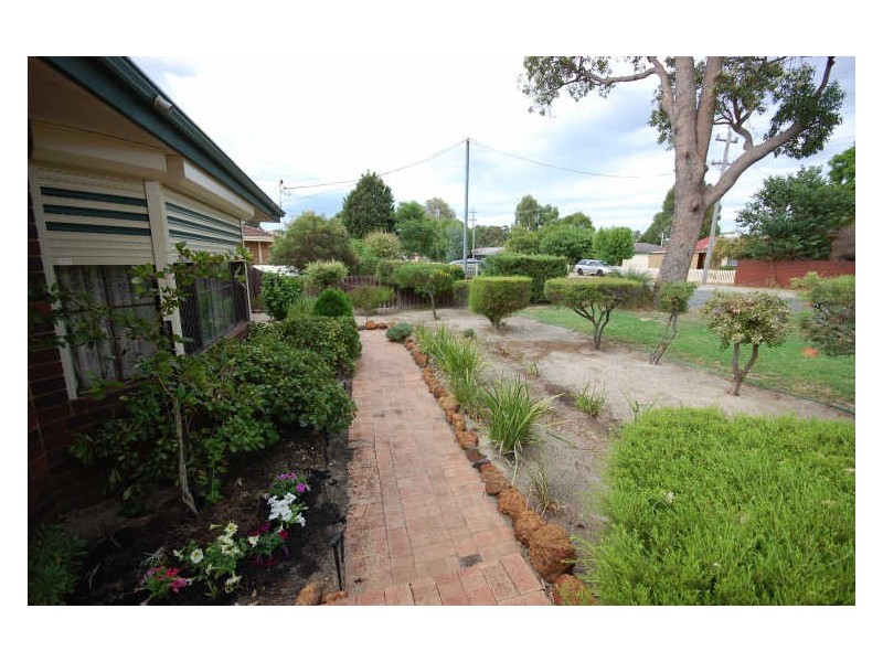 67 Gribble Avenue, Armadale WA 6112