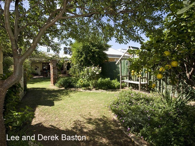 33 Gloucester Street, Victoria Park WA 6100