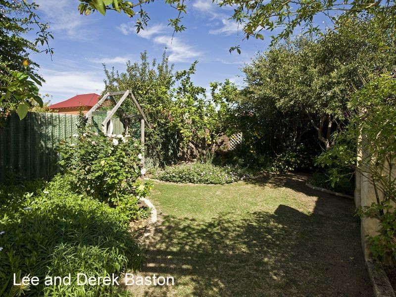 33 Gloucester Street, Victoria Park WA 6100