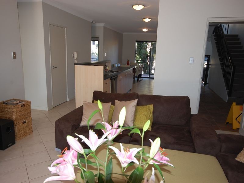 2/25 Hardy Street, South Perth WA 6151