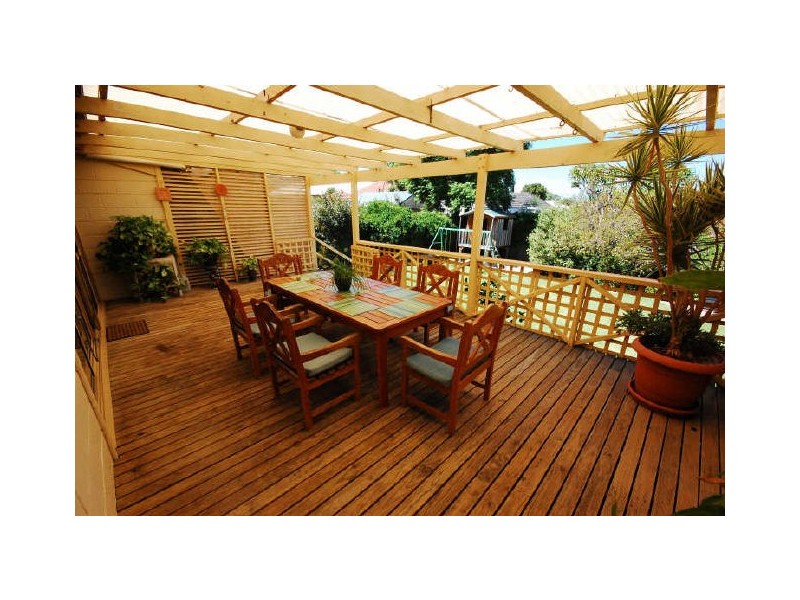 24 Boundary Road, St James WA 6102