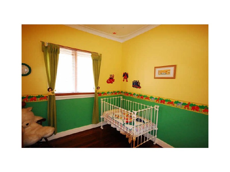 24 Boundary Road, St James WA 6102