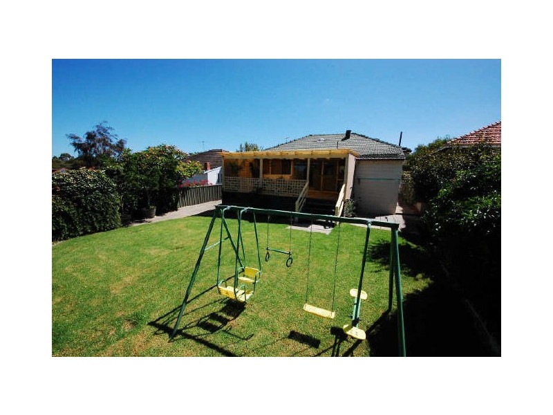 24 Boundary Road, St James WA 6102