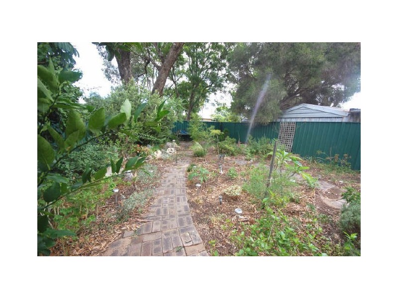 32 Cumberland Way, Bassendean WA 6054