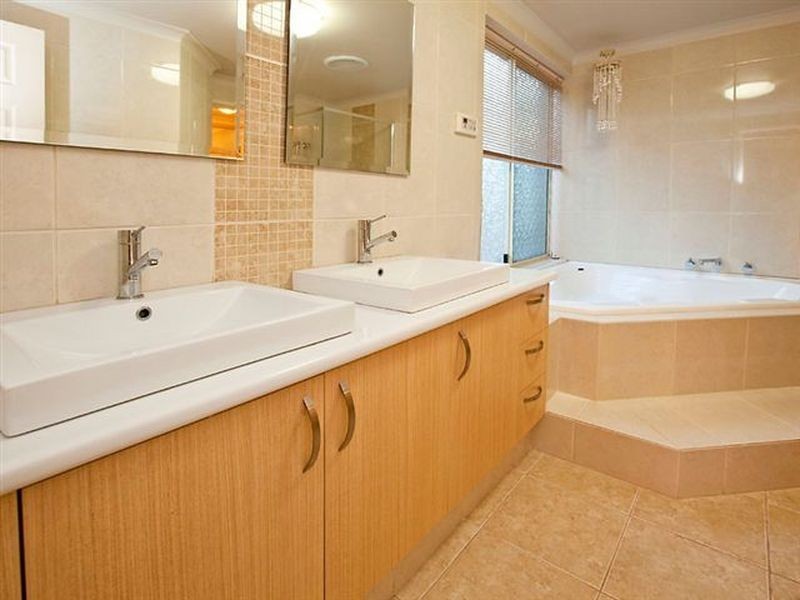 23 Westland Place, Waterford WA 6152