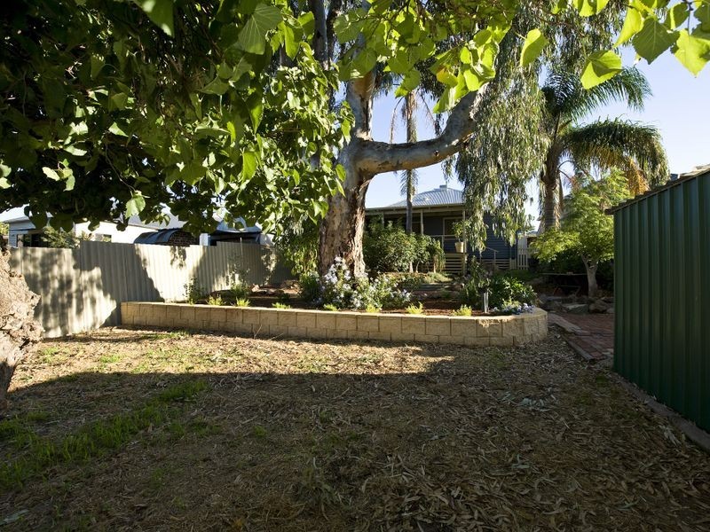 204 Berwick Street, Victoria Park WA 6100