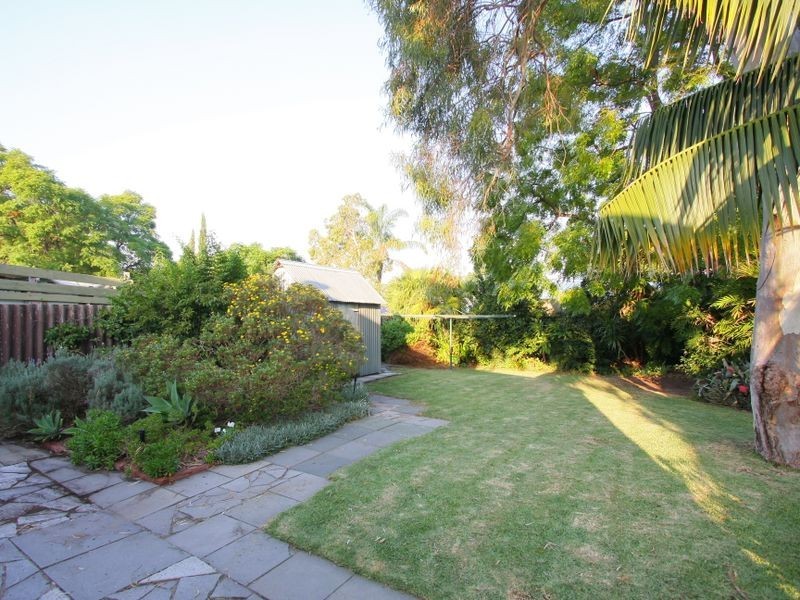 16 Hampshire Street, East Victoria Park WA 6101