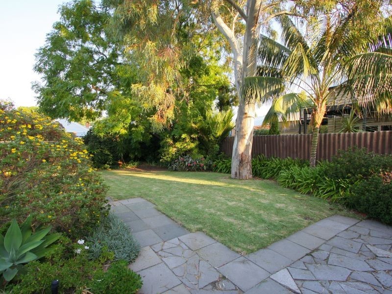 16 Hampshire Street, East Victoria Park WA 6101