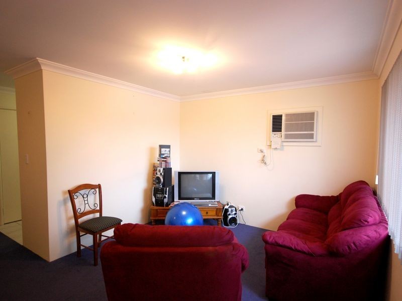 9/9 Lansing Street, Queens Park WA 6107