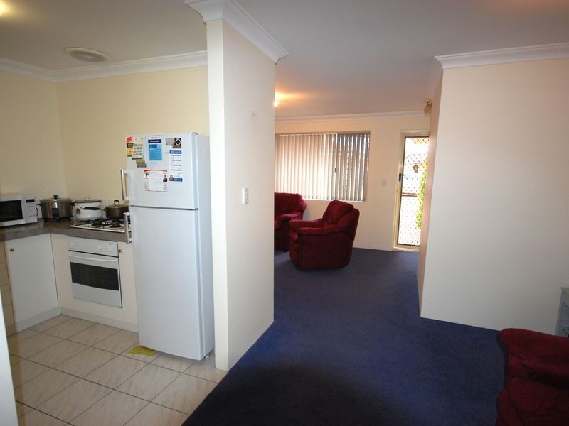 9/9 Lansing Street, Queens Park WA 6107