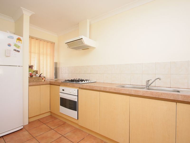 1/18 Stannard Street, St James WA 6102