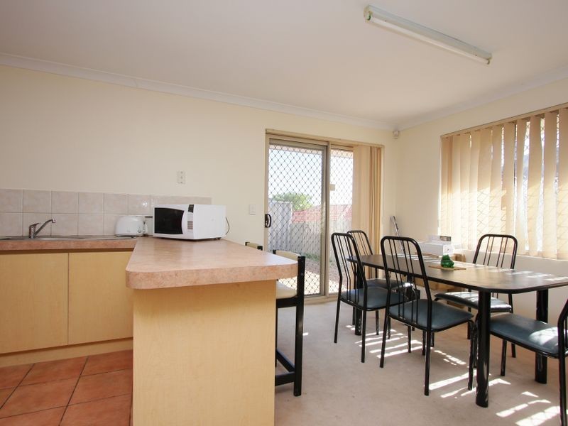 1/18 Stannard Street, St James WA 6102