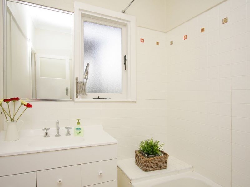 6 Pallitt Street, St James WA 6102