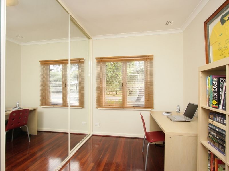 6 Pallitt Street, St James WA 6102