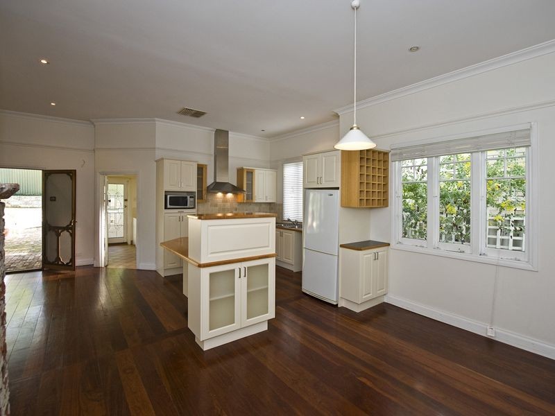 60 Banksia Street, Kensington WA 6151