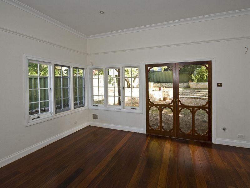 60 Banksia Street, Kensington WA 6151