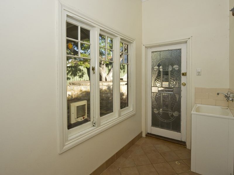 60 Banksia Street, Kensington WA 6151