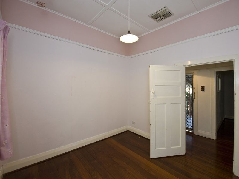 60 Banksia Street, Kensington WA 6151