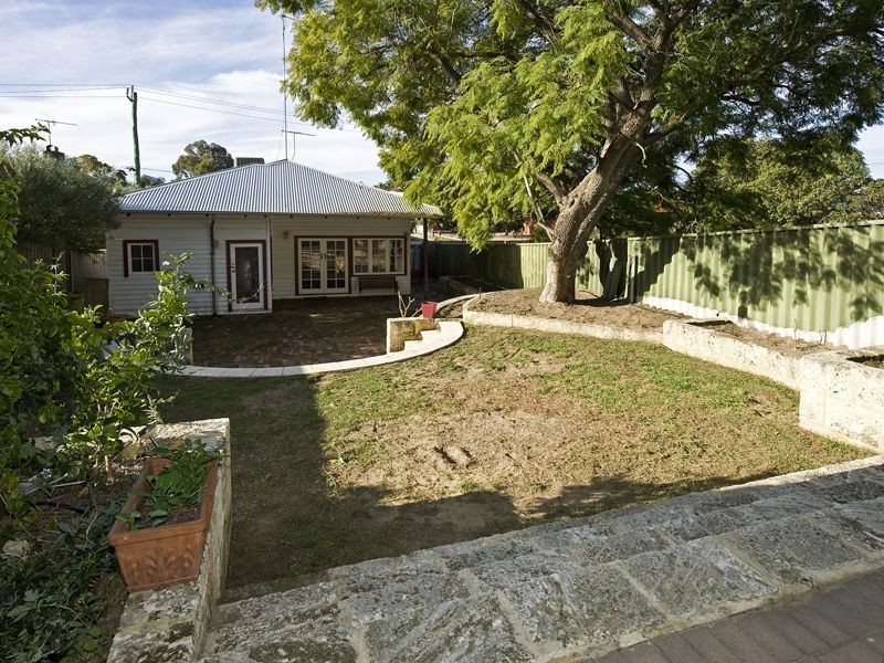 60 Banksia Street, Kensington WA 6151