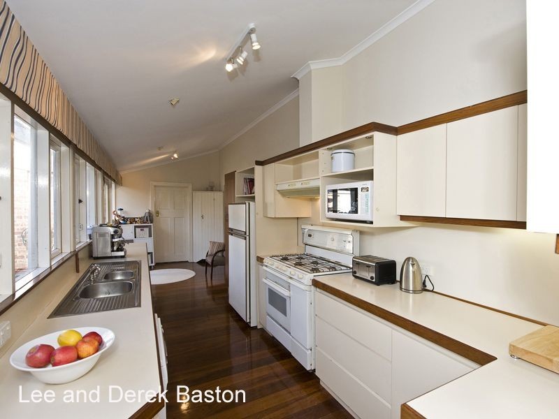 102 Mackie Street, Victoria Park WA 6100