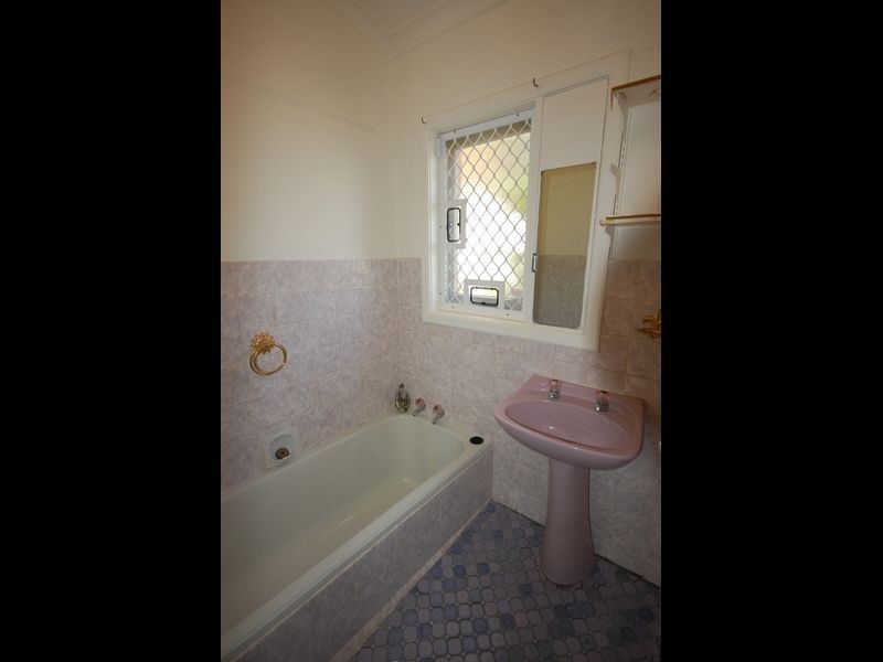 60 Hill View Terrace, St James WA 6102