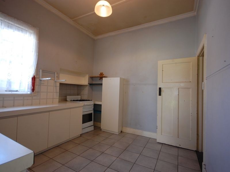 208 Castle Way (aka 208 Great Eastern Hwy), Lathlain WA 6100