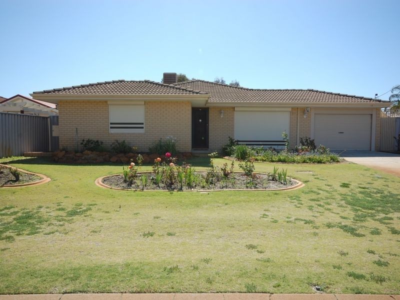 15 Carcoo Court, Beckenham WA 6107