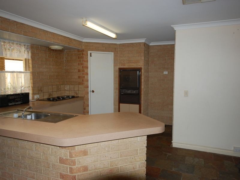 15 Carcoo Court, Beckenham WA 6107