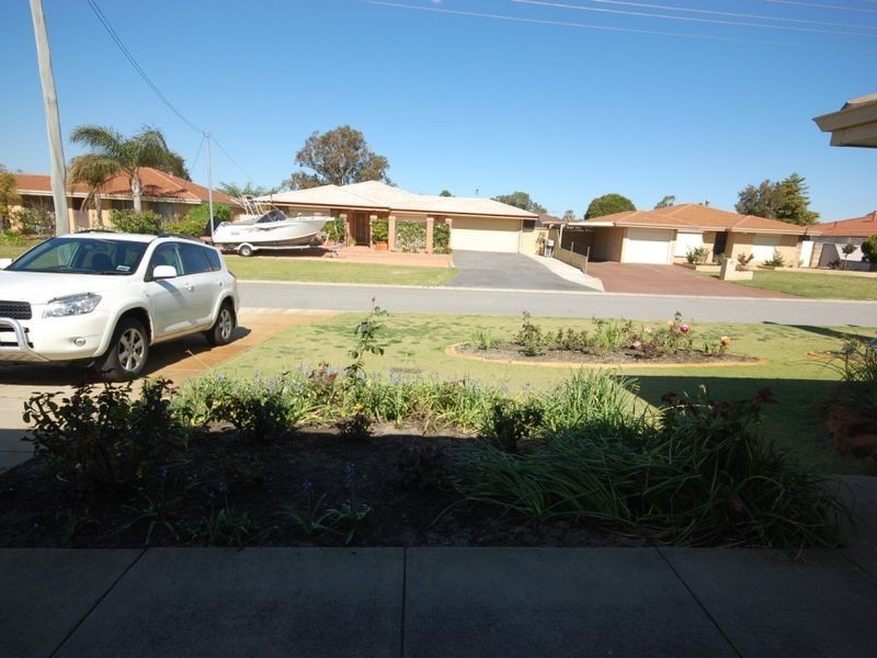 15 Carcoo Court, Beckenham WA 6107