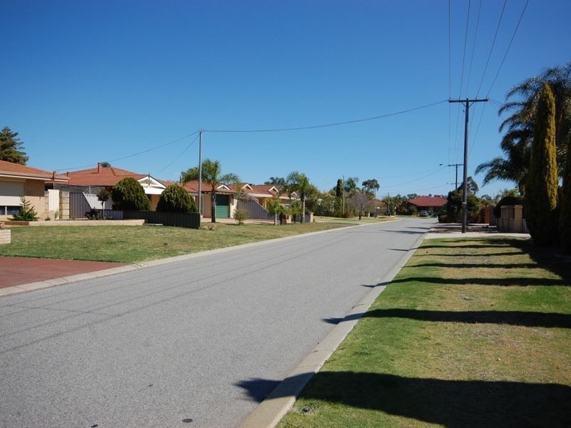 15 Carcoo Court, Beckenham WA 6107