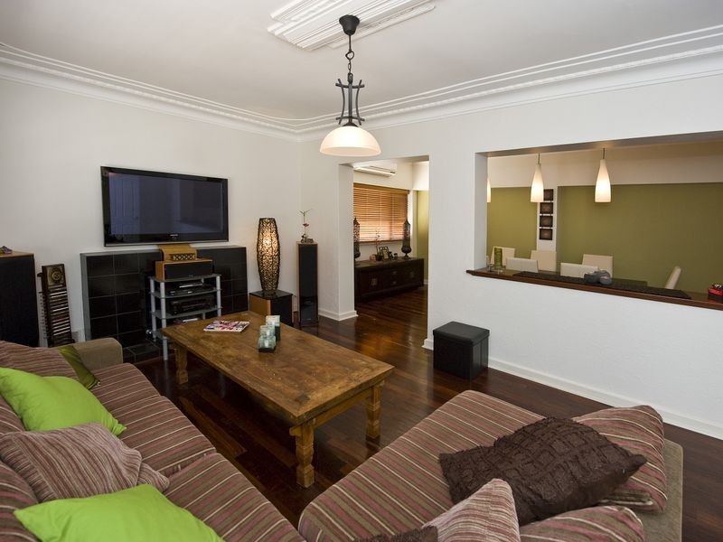 48A Walpole Street, St James WA 6102