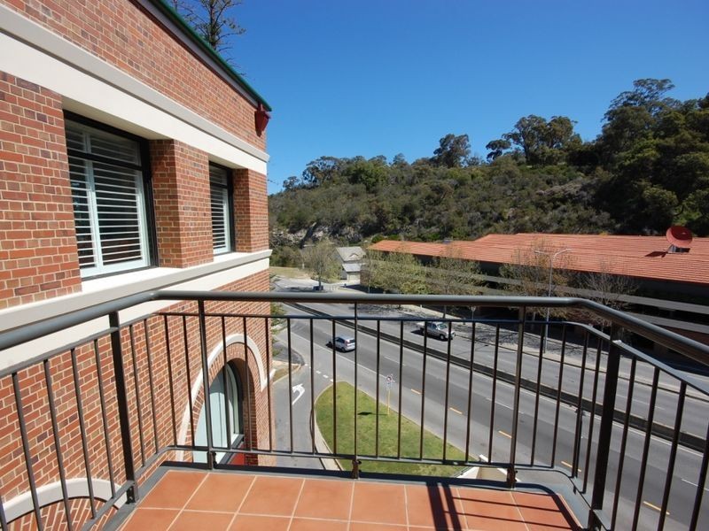 304/173 Mounts Bay Road, West Perth WA 6005