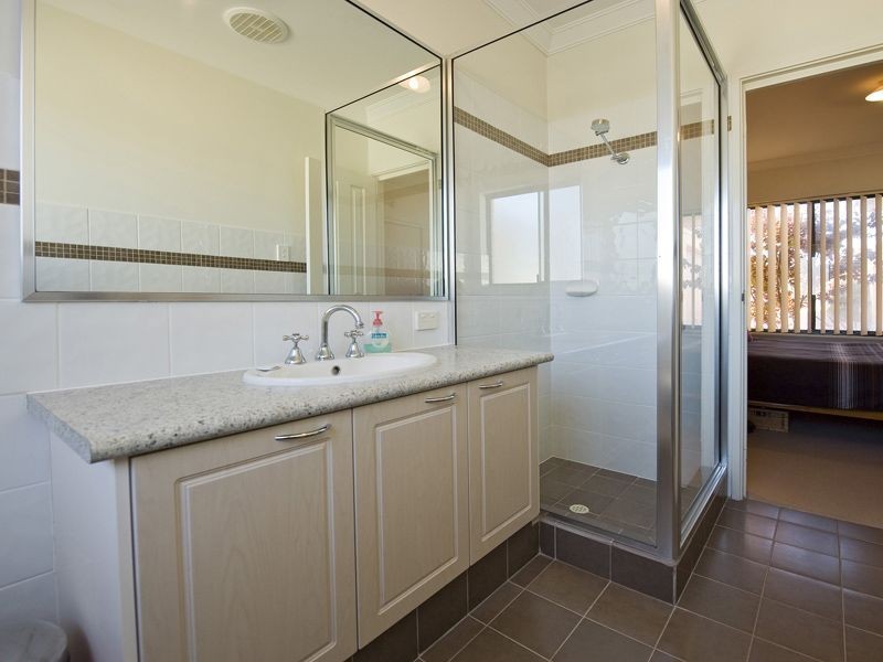 2/170 Carnarvon Street, East Victoria Park WA 6101