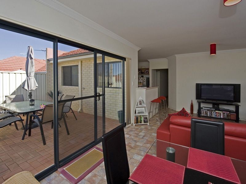 2/170 Carnarvon Street, East Victoria Park WA 6101