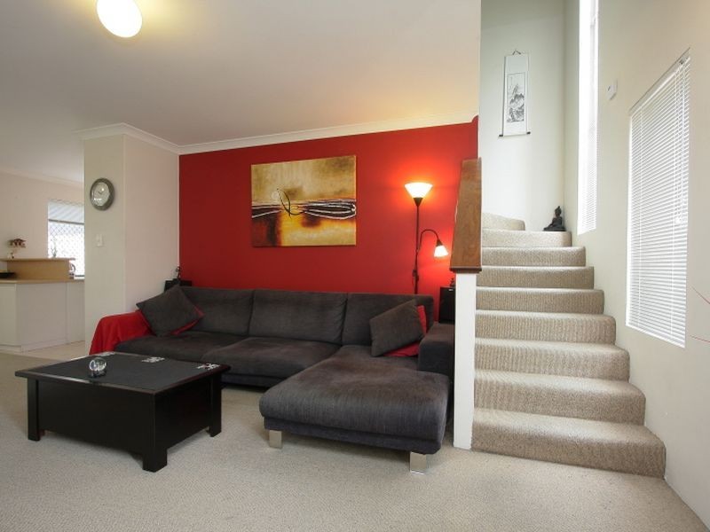 10/11 Gochean Avenue, Bentley WA 6102