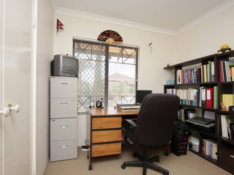 10/11 Gochean Avenue, Bentley WA 6102